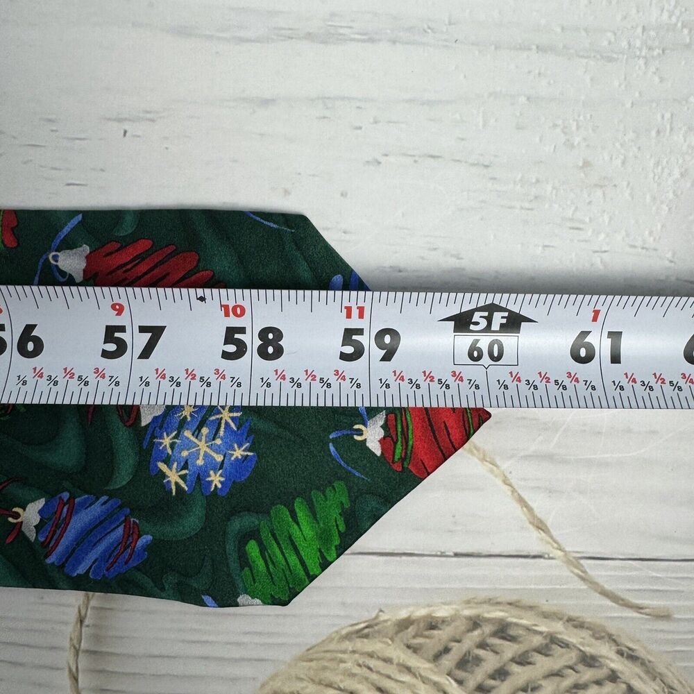 Hallmark Holiday Traditions Mens Tie Christmas Ornaments Green  EUC Red Blue - Picture 6 of 6